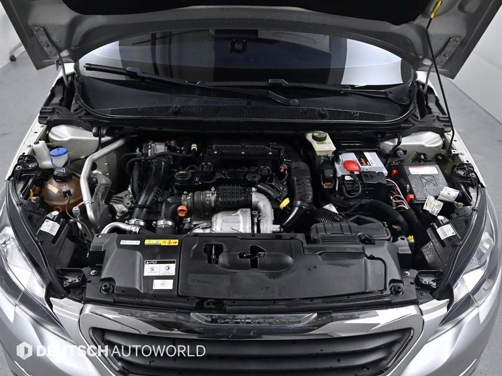 2017 Peugeot 308 (2nd generation) SW 1.6 BlueHDi - Image 17