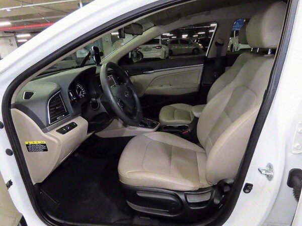 2017 HYUNDAI AVANTE AD 106 GDi Value Plus - Image 14