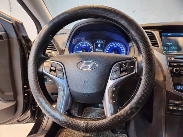 2015 HYUNDAI GRANDEUR HG 240 Modern - Image 14