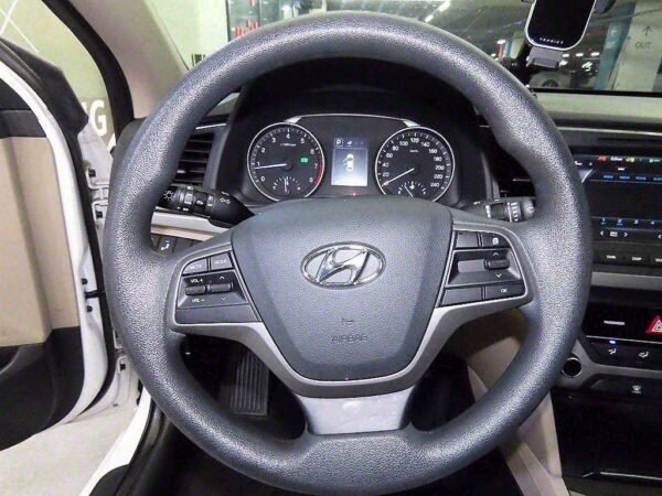 2017 HYUNDAI AVANTE AD 106 GDi Value Plus - Image 12
