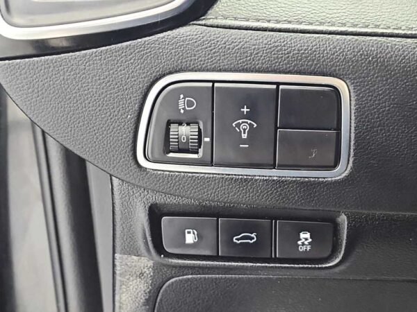 2017 Hyundai GRANDEUR IG 2.4 GDi Modern - Image 4