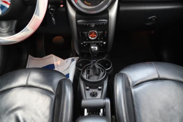 2016 Mini Countryman 2.0 D ALL4 - Image 12