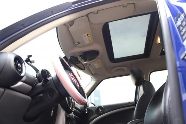2016 Mini Countryman 2.0 D ALL4 - Image 8