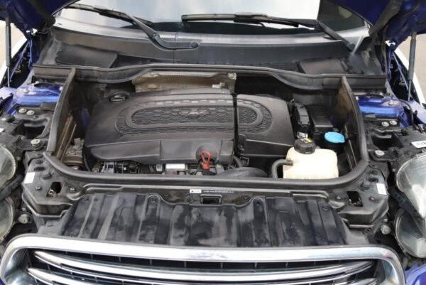 2016 Mini Countryman 2.0 D ALL4 - Image 5