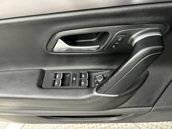 2016 Volkswagen CC 2.0 TSI - Image 9