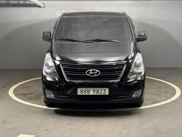 2016 Hyundai Grand STAREX Diesel Ban Modern - Image 2