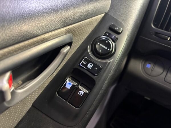 2016 Hyundai Grand STAREX Diesel Ban Modern - Image 10