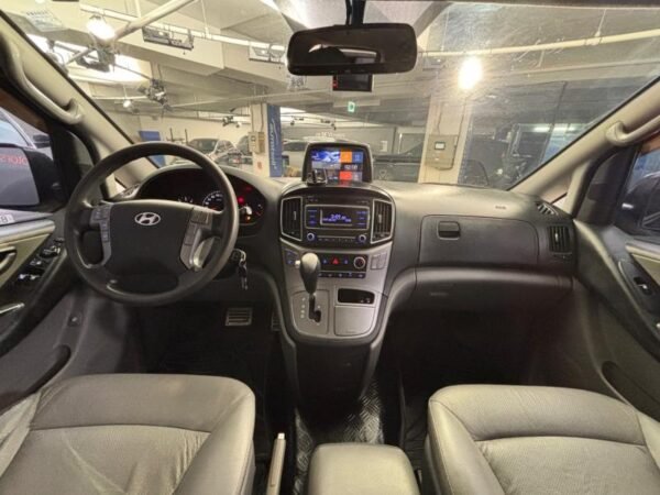 2016 Hyundai Grand STAREX Diesel Ban Modern - Image 7