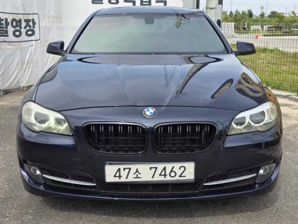 2013 BMW 5series (6th generation) 528i xDrive - Image 2