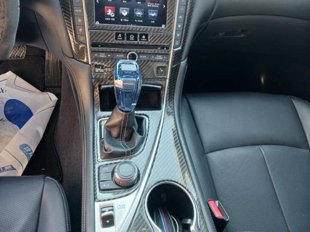 2016 Infiniti Q50 2.2D Premium - Image 9