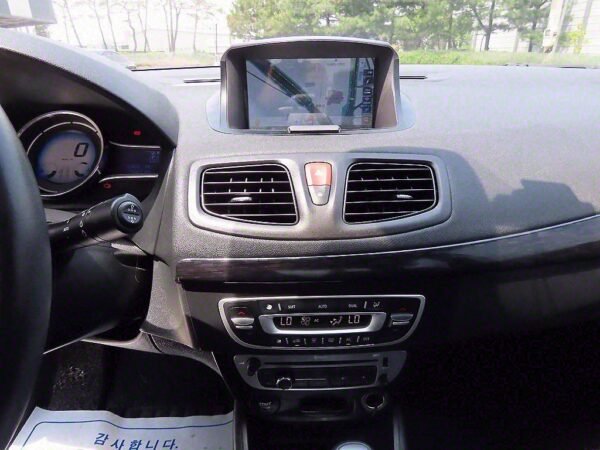 2015 Renault (SAMSUNG) SM3 NEO RE - Image 9