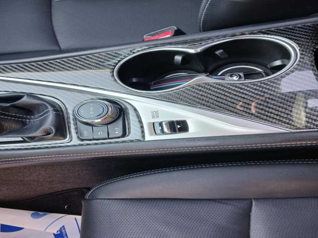 2016 Infiniti Q50 2.2D Premium - Image 4