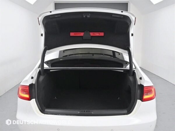2013 Audi A4 (4th generation) 2.0 TDI Dynamic - Image 3