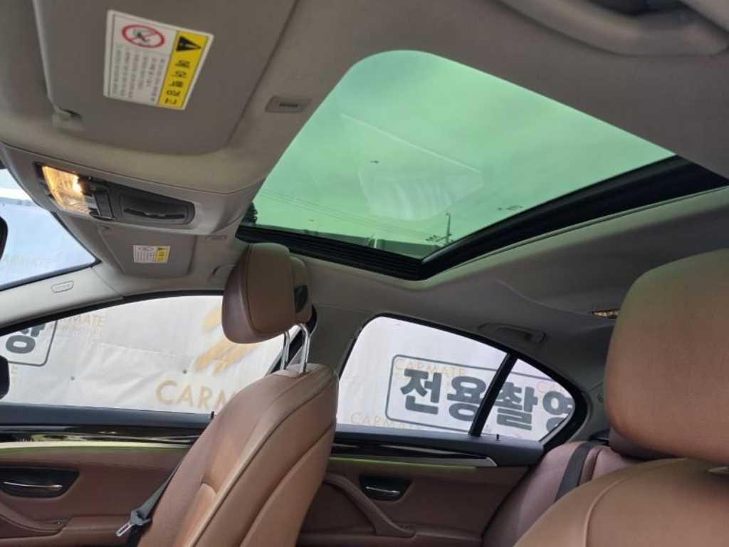 2013 BMW 5series (6th generation) 528i xDrive - Image 3