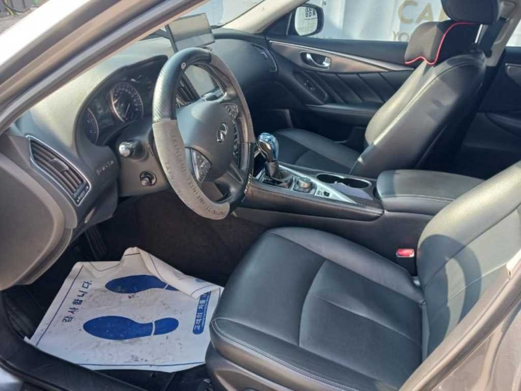 2016 Infiniti Q50 2.2D Premium - Image 13