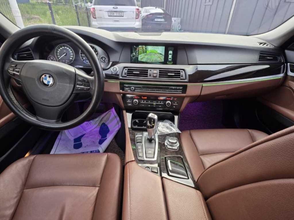 2013 BMW 5series (6th generation) 528i xDrive - Image 16