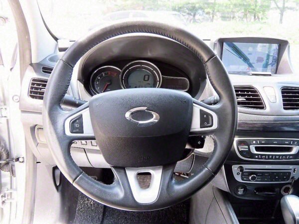 2015 Renault (SAMSUNG) SM3 NEO RE - Image 13
