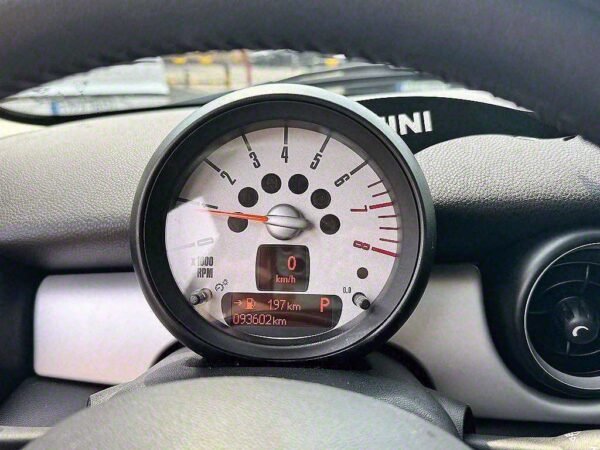 2014 Mini CLUBMAN 1.6 - Image 11