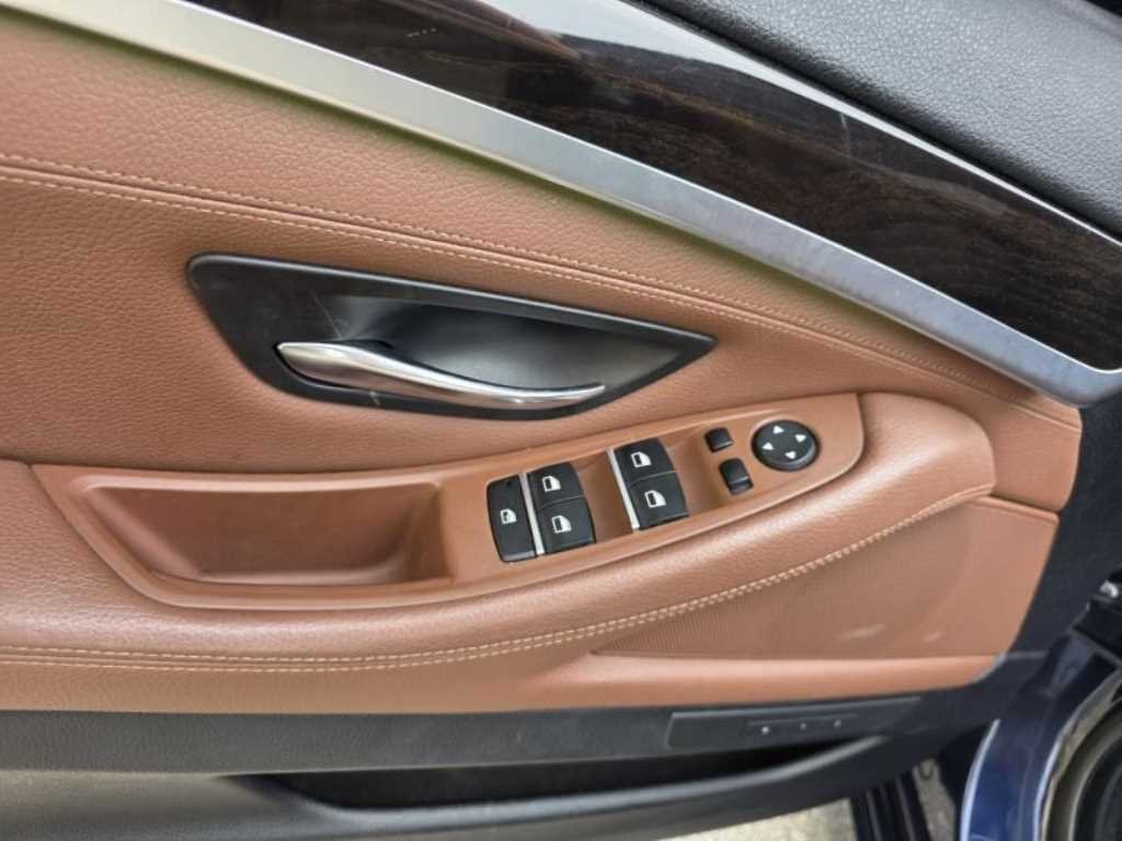 2013 BMW 5series (6th generation) 528i xDrive - Image 13