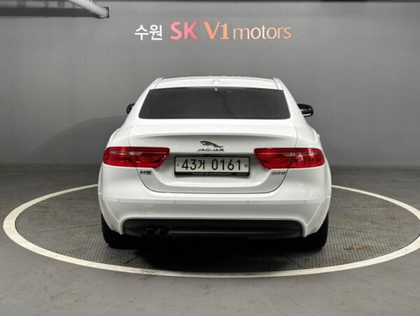 2016 JAGUAR XE 2.0 20d portfolio - Image 16