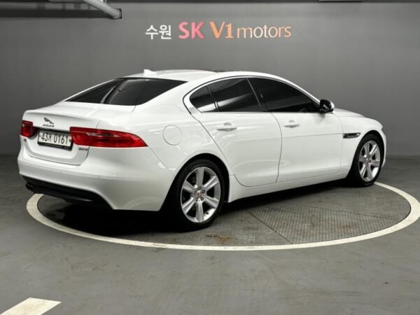 2016 JAGUAR XE 2.0 20d portfolio - Image 15