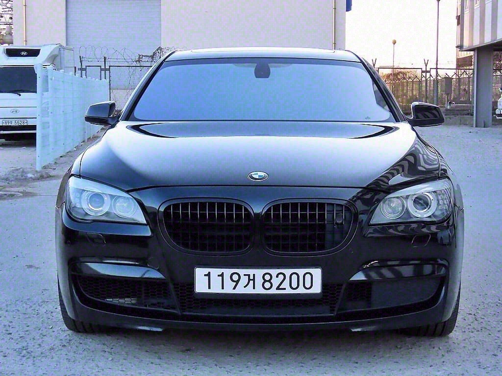 2010 BMW 7series (5th generation) 750Li M sport edition