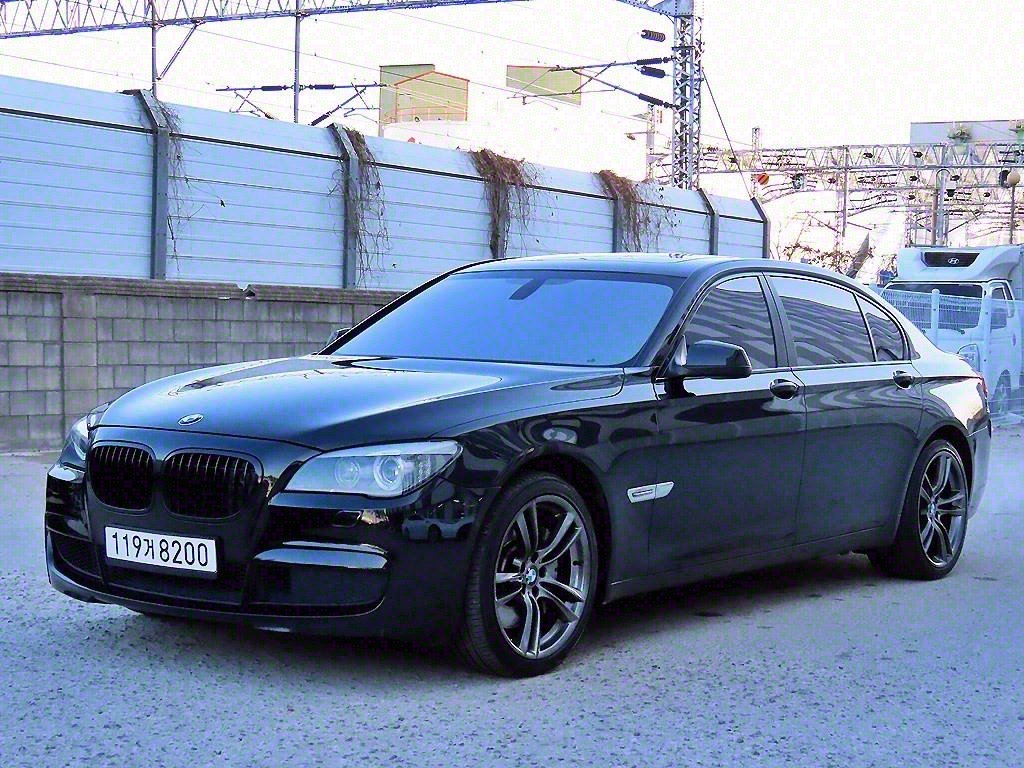 2010 BMW 7series (5th generation) 750Li M sport edition - Image 21