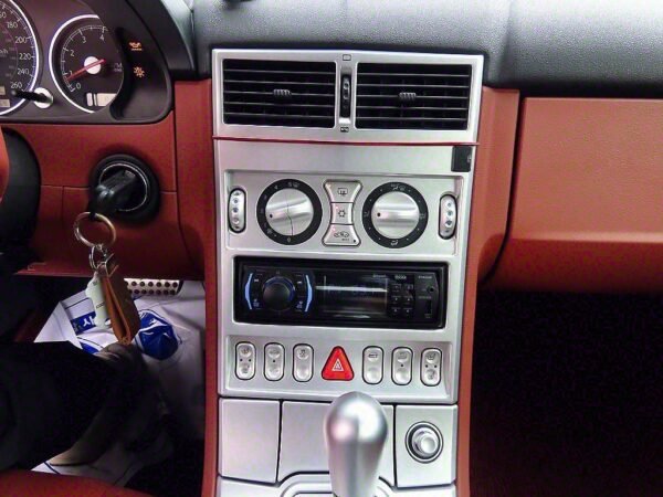 2005 Chrysler crossfire - Image 6
