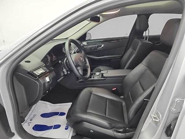 2010 Benz E Class (4th generation) E350 avantgarde - Image 12