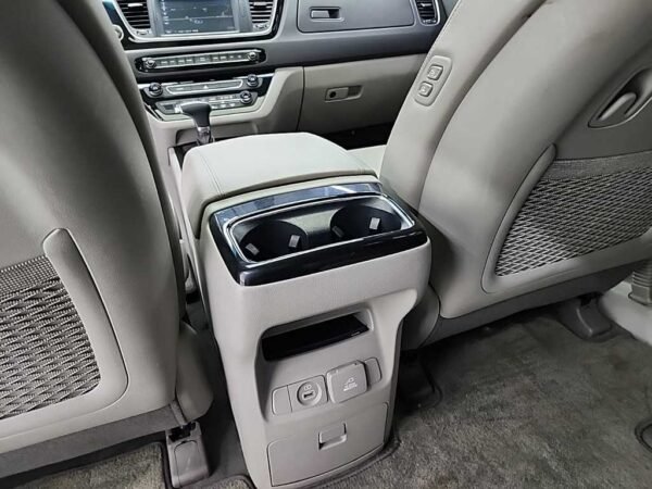 2018 KIA All NEW CARNIVAL Limousine Gasoline President - Image 9