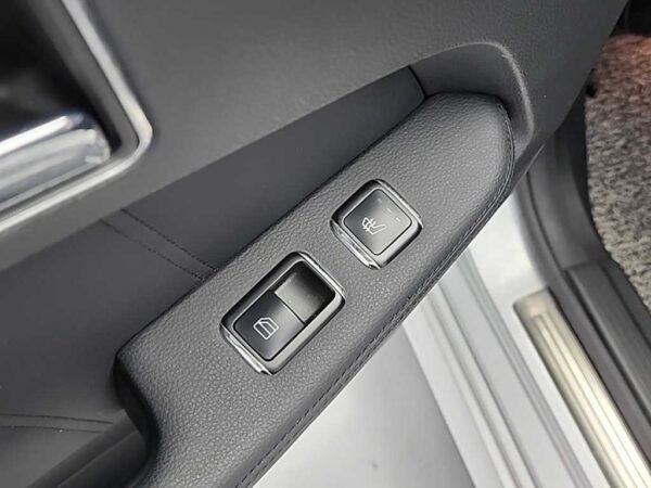 2010 Benz E Class (4th generation) E350 avantgarde - Image 10