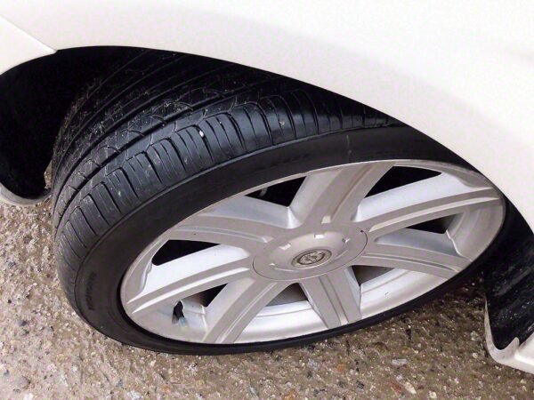 2005 Chrysler crossfire - Image 3