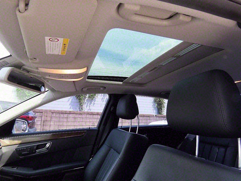 2010 Benz E class (4th generation) E300 elegance - Image 5