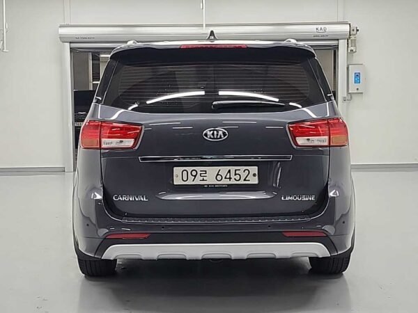 2018 KIA All NEW CARNIVAL Limousine Gasoline President - Image 19