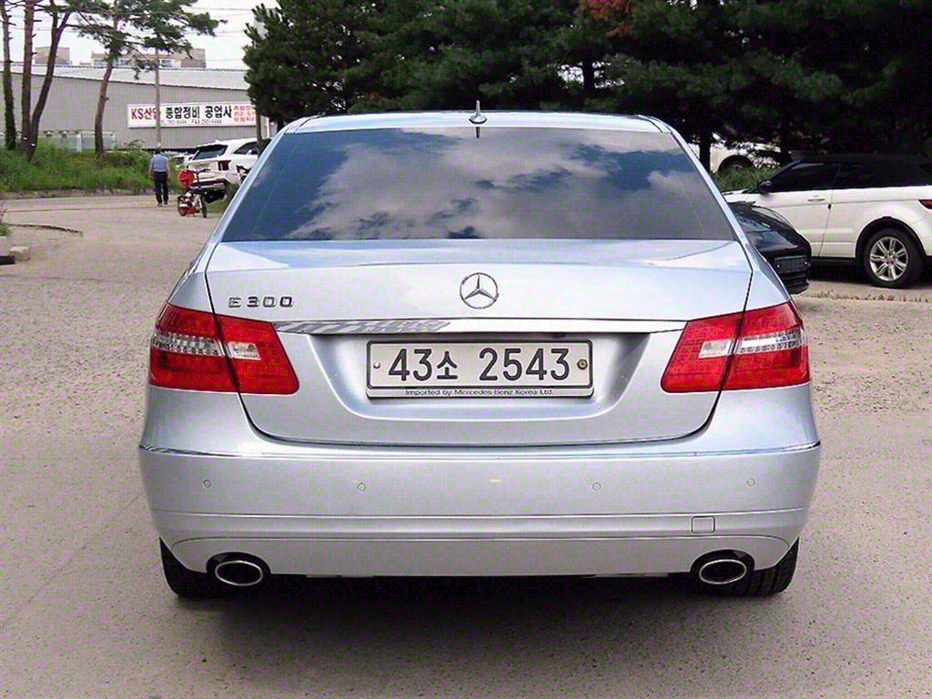 2010 Benz E class (4th generation) E300 elegance - Image 18