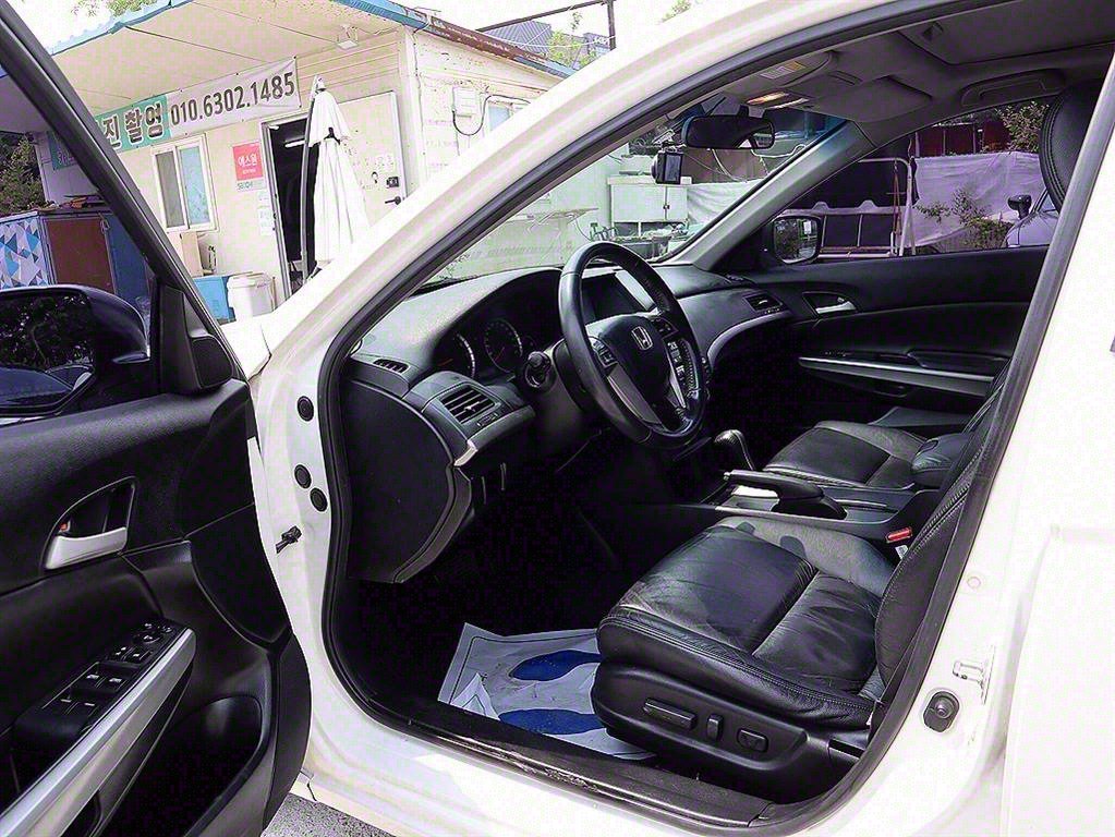 2008 HONDA Accord (8th generation) 2.4 - Image 17