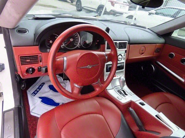 2005 Chrysler crossfire - Image 11