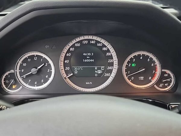 2010 Benz E Class (4th generation) E350 avantgarde - Image 17