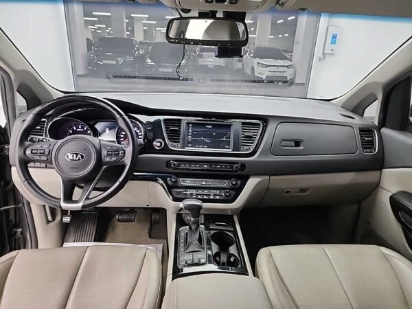 2018 KIA All NEW CARNIVAL Limousine Gasoline President - Image 15