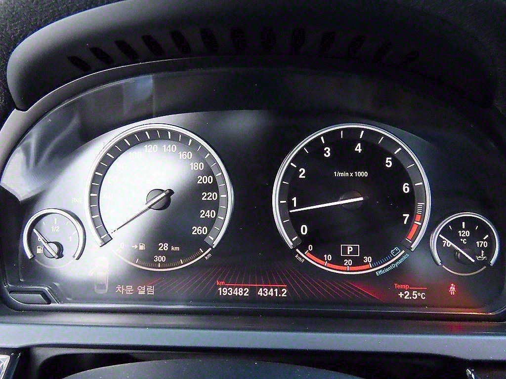 2010 BMW 7series (5th generation) 750Li M sport edition - Image 14