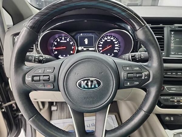 2018 KIA All NEW CARNIVAL Limousine Gasoline President - Image 13