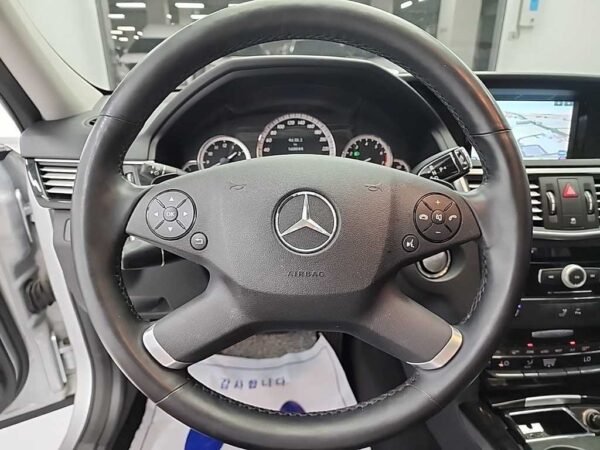 2010 Benz E Class (4th generation) E350 avantgarde - Image 14