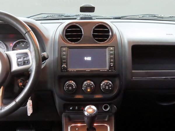 2011 JEEP COMPASS 2.4 Limited - Image 12